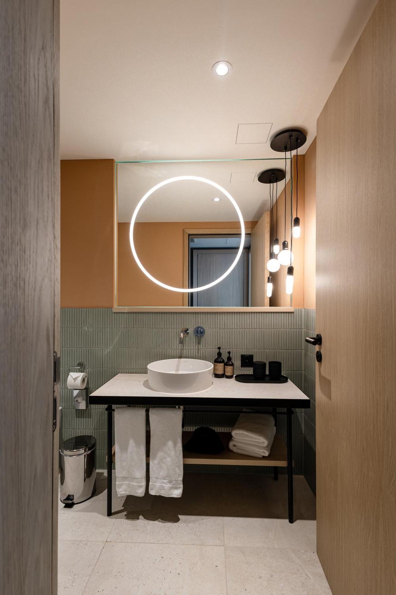 Hotel The Yarn Horgen Esterno foto